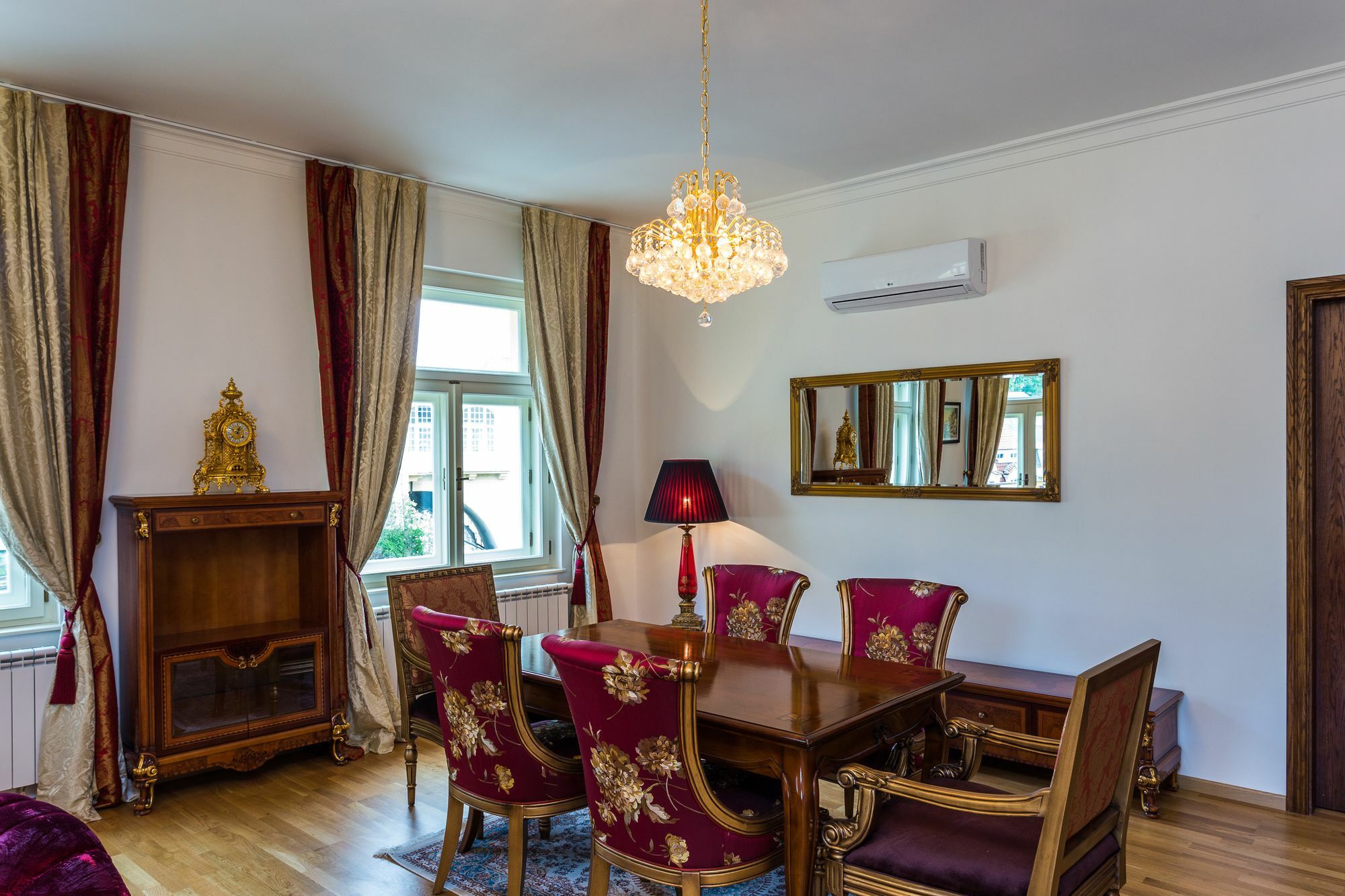 Karlsbad Prestige Leilighet Eksteriør bilde
